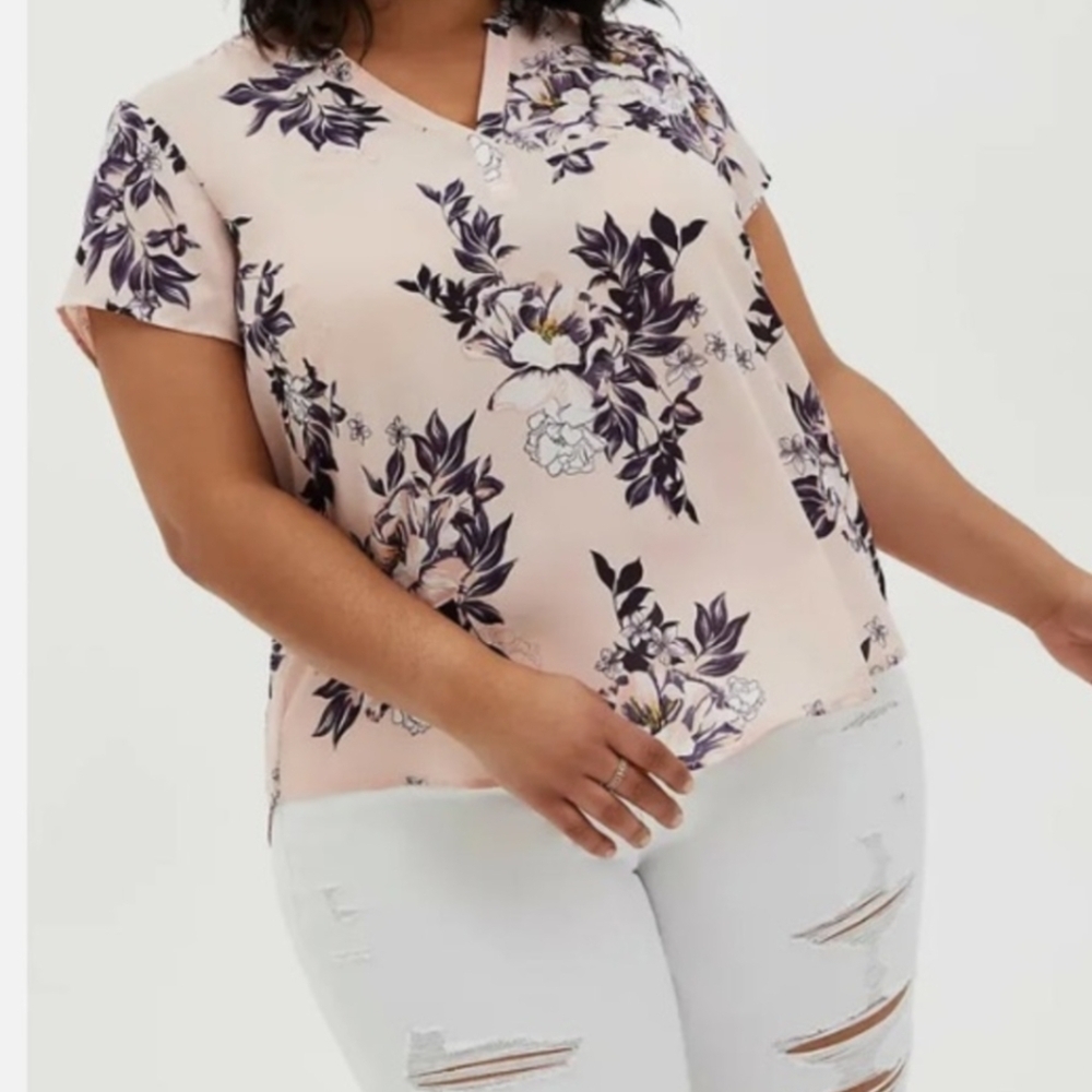 Torrid Cream Short Sleeve Buttoned Blouse
